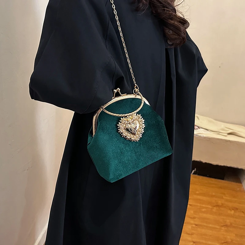 Women Bags Sale - سلاسل المخملية الإطار القلب عشاء حقائب