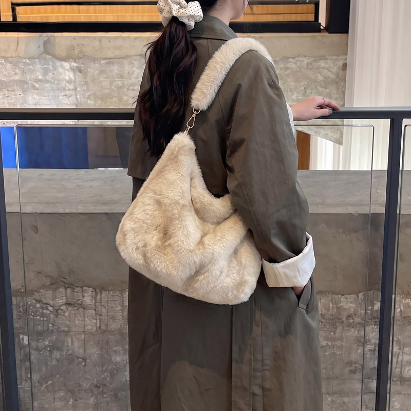 وصول جديد لشتاء 2026: حقيبة نس - مراجعة Hobo Bag Slouchy وسعره