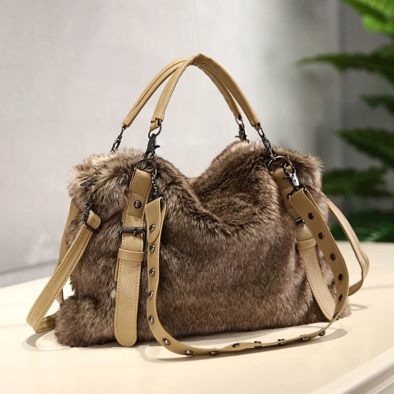 الصوفية المخملية المرأة العصري - مراجعة Women Bags Guess وسعره