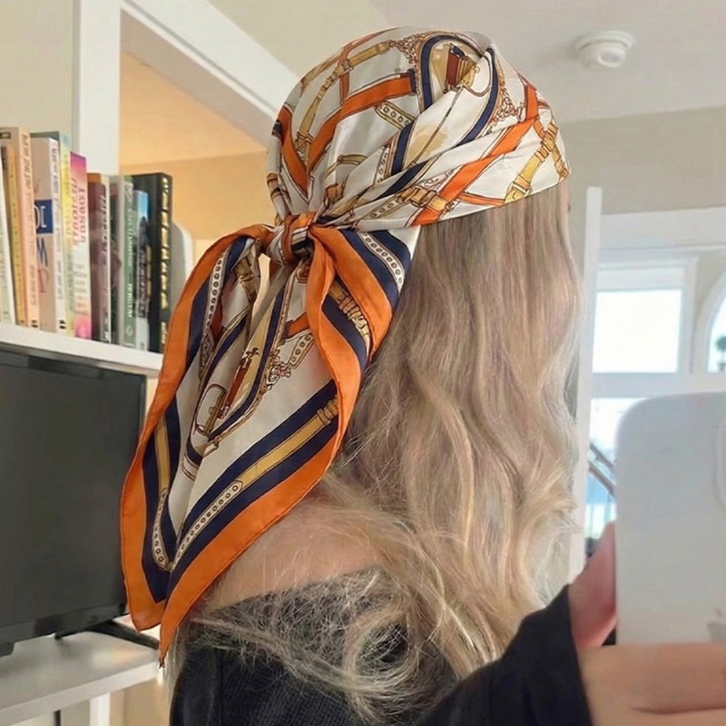 وشاح حريري مربع نحيف بتصميم فا - مراجعة Women Bags Online وسعره