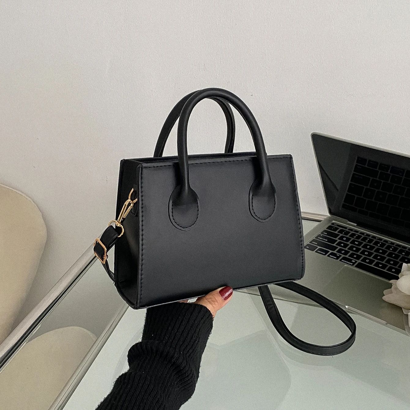 بو الجلود عارضة حقائب كروسبودي - مراجعة Women Bags Guess وسعره
