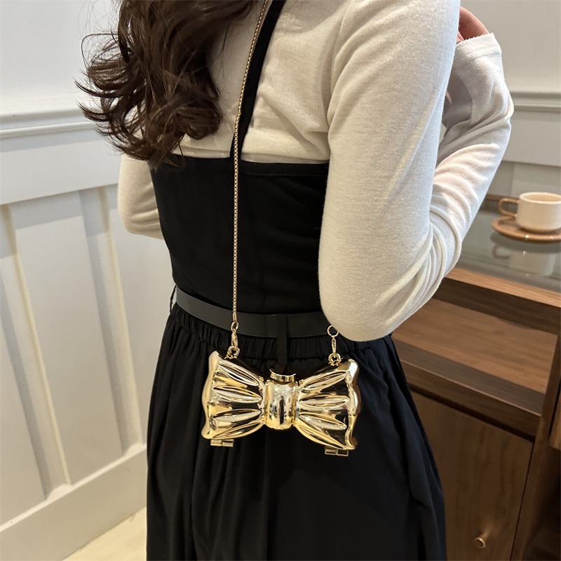 حقيبة يد صغيرة معدنية عصرية فا - مراجعة Women Bags Designer وسعره